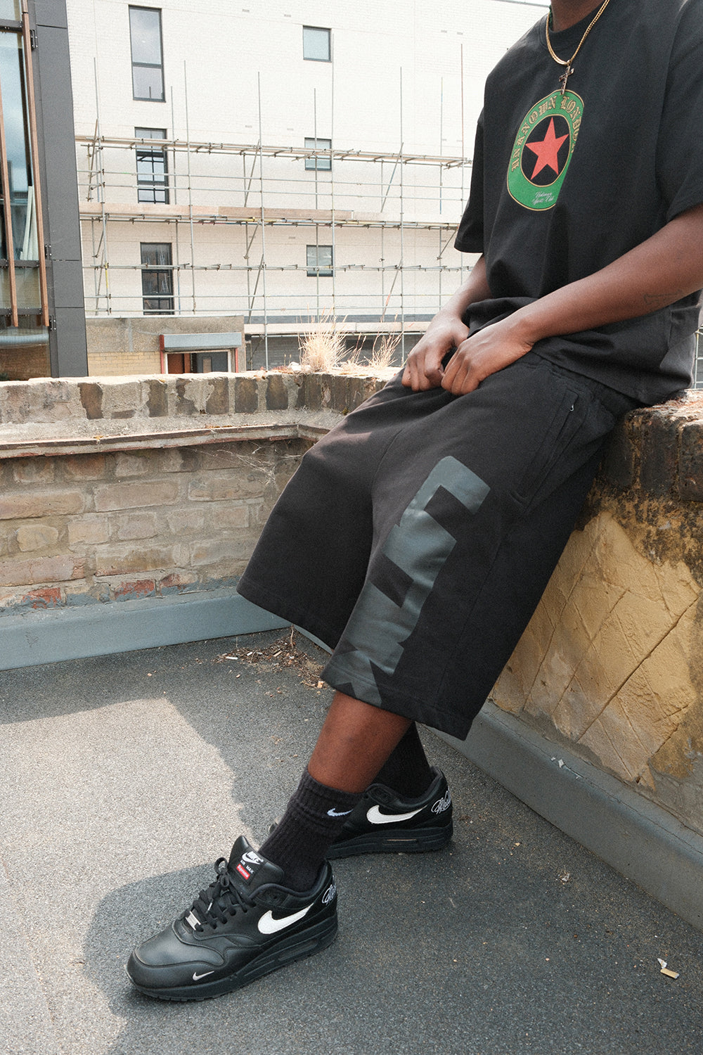 BAGGY BLACK STEPPA SHORTS